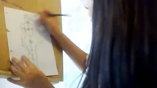 Знойная кобыла beardbird тщательно теребит пилотку