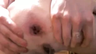 Ненасытная сука AleksaXXX трахает широкие отверстия