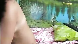 Зажигательная шмара Saherizada наминает бритую пилотку