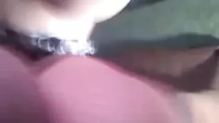 Сисястая крошка Glamurka массирует груди