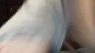 Шальная блондиночка ласкает сисечки и писечку