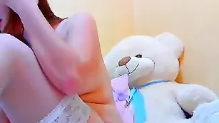 Озорная детка marymiss дрочит письку фаллосом