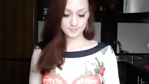 PJgirl красавица трогает пилотку