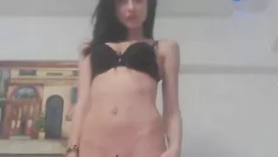 DiVVa соблазняет своим шлюховатым поведением