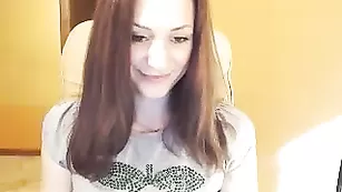 Милая PJgirl общается в чате