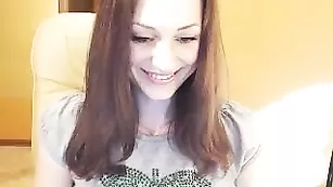 Милая PJgirl общается в чате