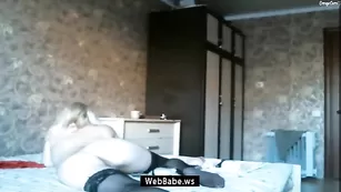 Ажурная блонда ororagazza ласкает половые губки