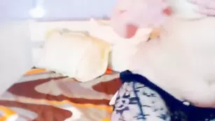 Очаровательная курва marielle ласкает сисечки