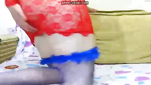 Властная женщина ParaMiss мастурбирует клитор