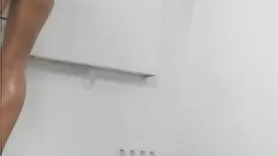 Божественная LexusGS красиво трахает анус