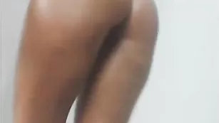 Божественная LexusGS красиво трахает анус