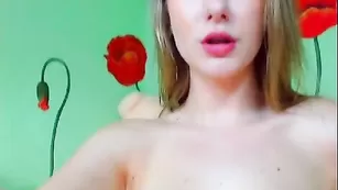 Сисястая шмара ole4kaangel с длинным дилдо