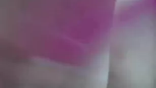 Девочка в машине tobesweet дрочит пизденку