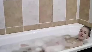 Похотлива Youtubed бреет пизденку