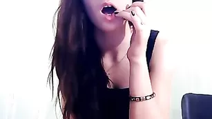 Симпатичная yulia00000 оседлала страпон