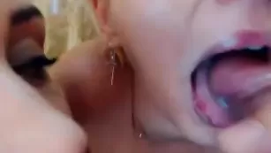 Красивые блонды Nicepussyfuck глотнули сперму
