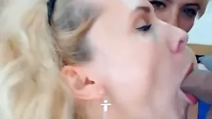 Красивые блонды Nicepussyfuck глотнули сперму
