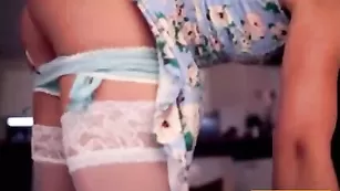 Рыжая барышня hottminx отсасывает дилдо