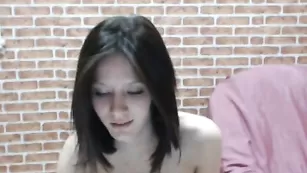 Красотка villiola танцует стриптиз