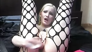 Бестия pinkdiamond с игрушкой