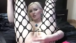 Бестия pinkdiamond с игрушкой