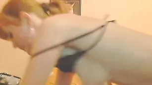 Рыжая сучка redddfoxxx классно ебется