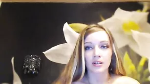 Грудастая стерва milena577 дразнит упругой попой