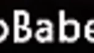 Смазливая блондинка diamondgirl_1 раздевается до чулок