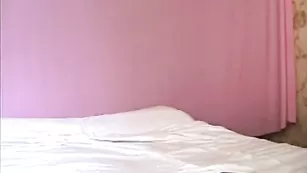 Лучезарная соска Fabiana ебет себя резиновым пенисом