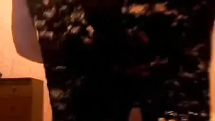 Грудастая путана sexcleopatra демонстрирует свои прелести