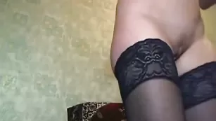 Нежная блонда wetpussy тискает сисечки