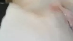 Изумительная самка PerfectShape щедро сквиртит