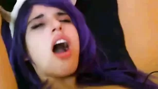 Тощая телочка CherryCrush доводит себя до оргазма