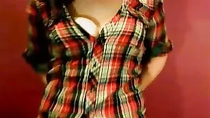 Сексапильная телка BabyAnnA во фри чате