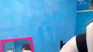 Пылкая сучка SweetyJessyX очаровывает своим телом