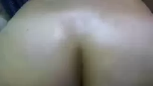 Импозантная сучка luizasky трахает обе дырочки