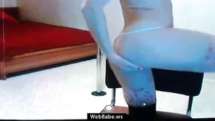 Изысканная куколка fraugerda трахает сочные дырочки