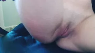 Ярая шлюшка robertina растягивает пилотку