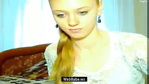 Желанная малышка LisaLoveX показывает сиськи