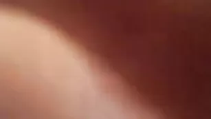 Симпатичная девка Webcam_Girl трахает пизду страпоном