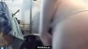 Изысканная краля Fendi смачно наминает влагалище