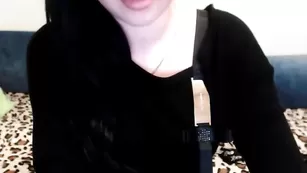 Шикарная кобыла vbonnie ласкает сочную киску