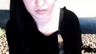 Шикарная кобыла vbonnie ласкает сочную киску
