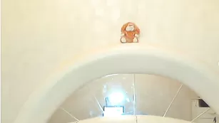 Похотливая краля vanessa8 позирует в трусиках