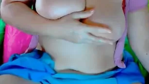 Изумительная стерва tajjnaj1 трахает обе дырочки