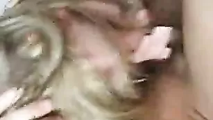 Блаженная цыпочка Troublesome9 получает сперму в рот