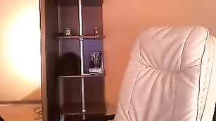 PJgirl очень красивая девочка показала письку