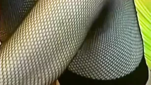 Шальная кобыла LeylaX5 яро дрочит пизду