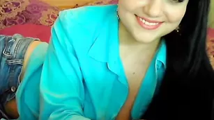 Улыбчивая барышня xparadisex общается во фри