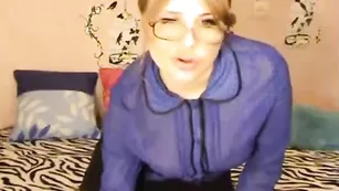 Аппетитная кобыла Koshechka трахает свою попку